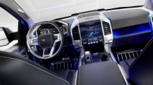 Подсветка всего салона в Ford Atlas Concept, Большой экран на центральной панели и руль с приборной панелью в салоне Форд Атлас
